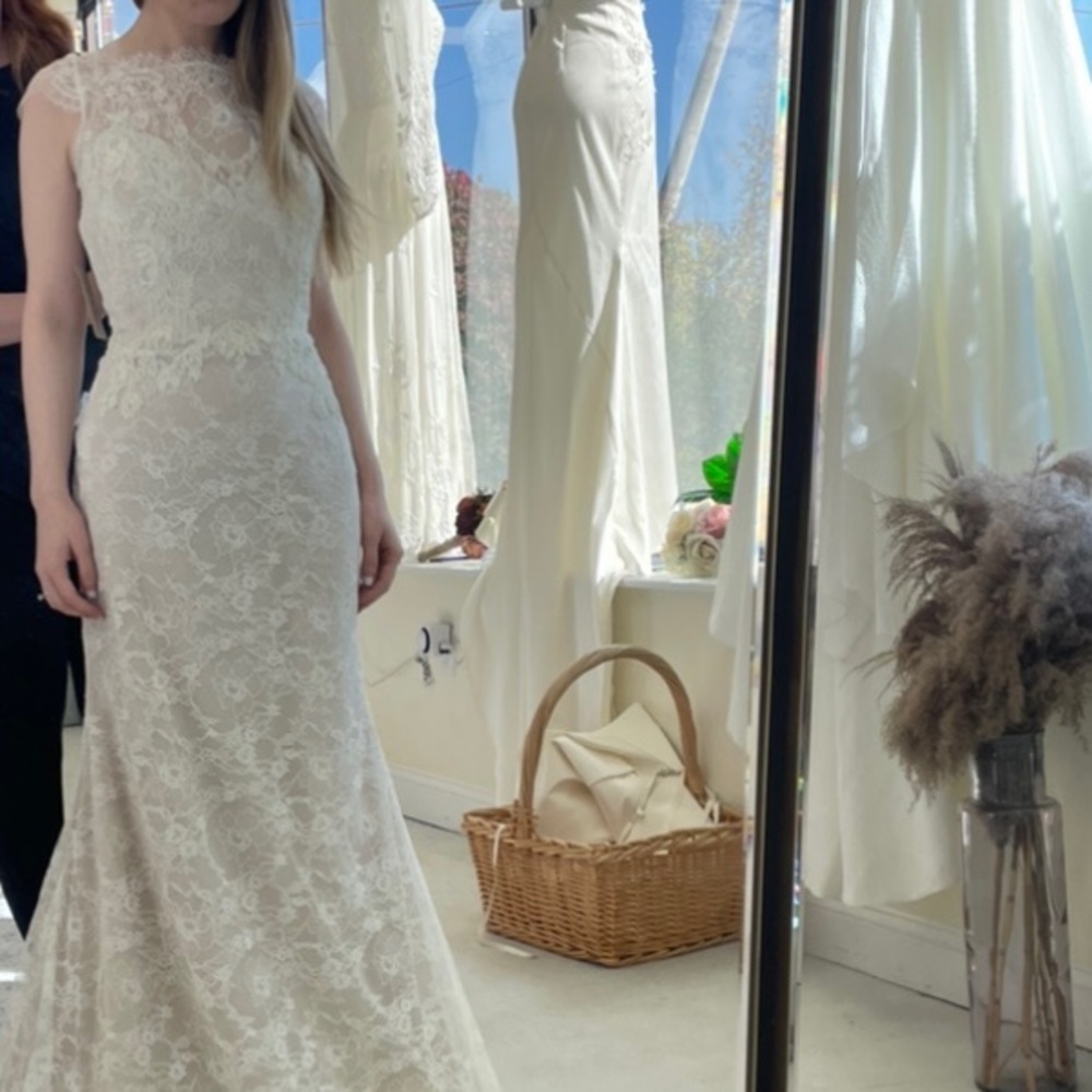 Alvina Valenta - 9552 - Size 12 - Ivory - Wedding Dress - Picture 3 of 7